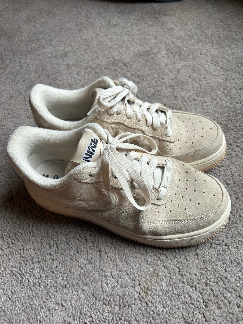 Nike AF1 ' Low-Top Sneakers in Cream Suede size 7